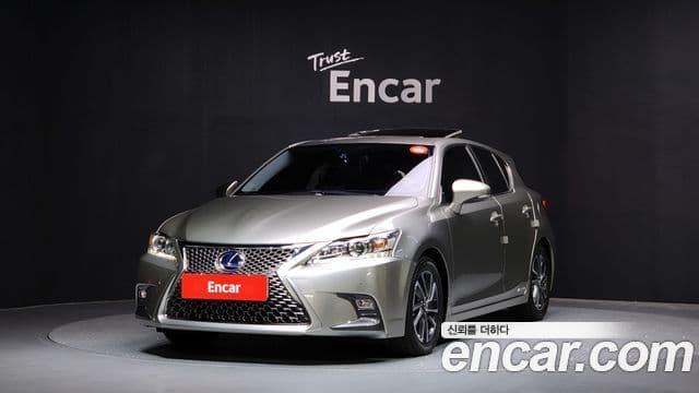 Lexus CT200h ZWA10, 2018 1