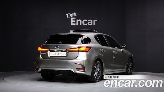 Lexus CT200h ZWA10, 2018 2