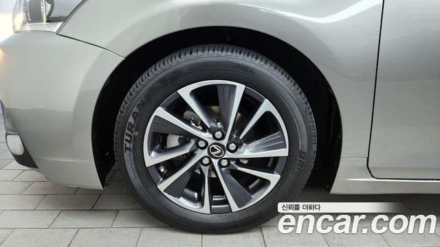 Lexus CT200h ZWA10, 2018 все фото