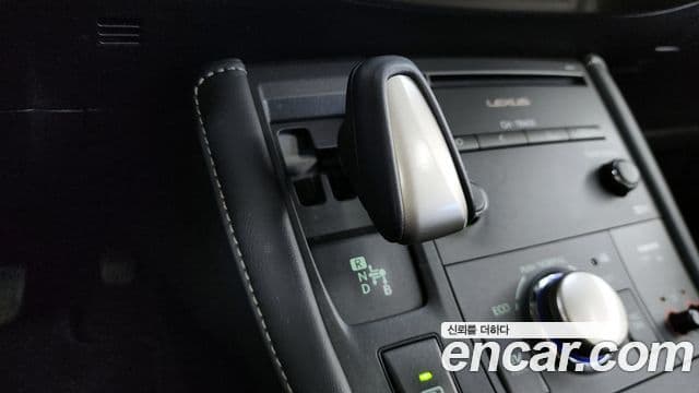 Lexus CT200h ZWA10, 2018 9