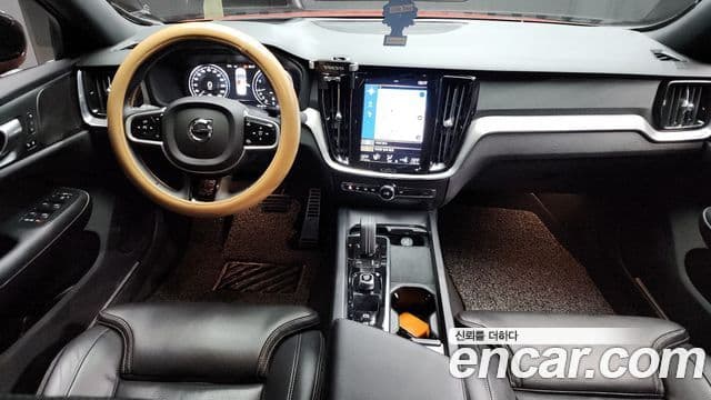 Volvo S60 3세대 B5 R-Design, 2022 7