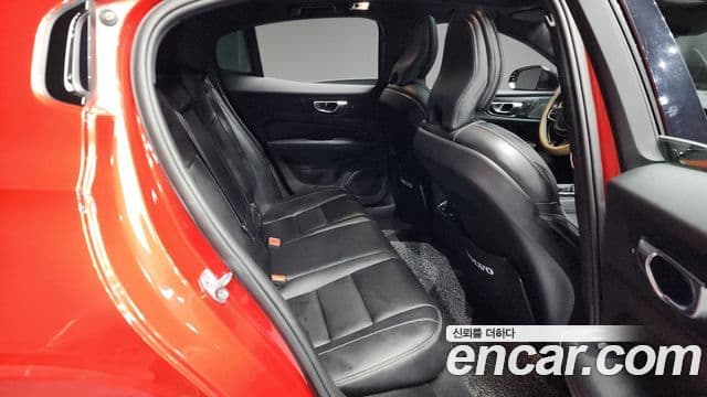 Volvo S60 3세대 B5 R-Design, 2022 12