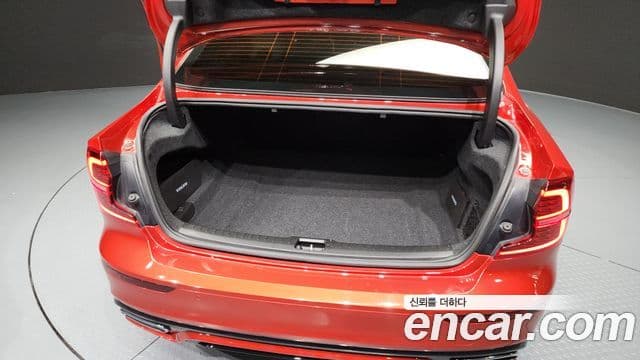 Volvo S60 3세대 B5 R-Design, 2022 20