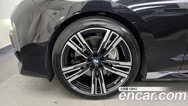 BMW i7 (G70) xDrive 60 M Sport, 2023 все фото