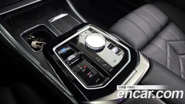 BMW i7 (G70) xDrive 60 M Sport, 2023 9