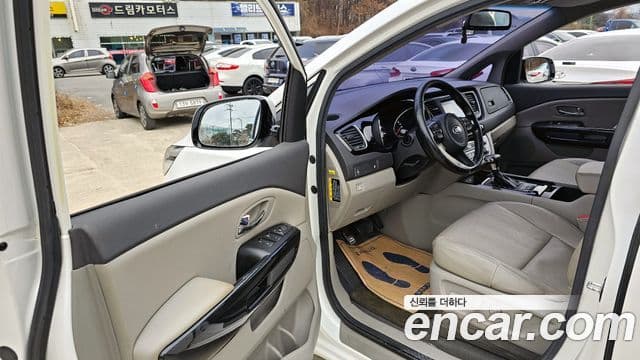 Kia All New Carnival Prestige, 2017 10