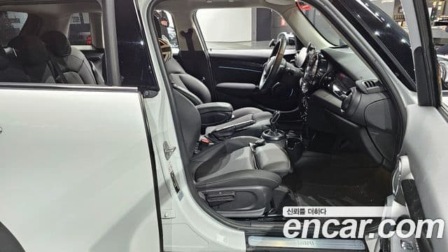 Mini Cooper 3세대, 2024 10