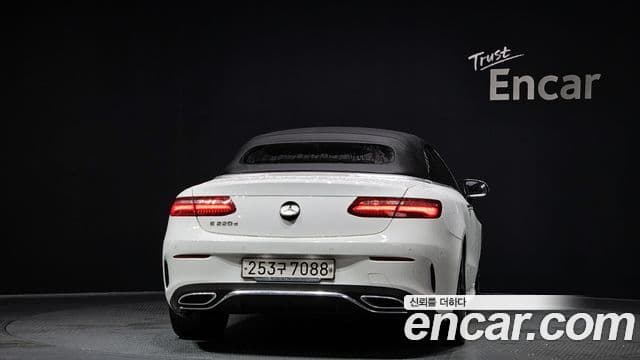 Mercedes-Benz E-класс W213 E220d кабриолет, 2018 4
