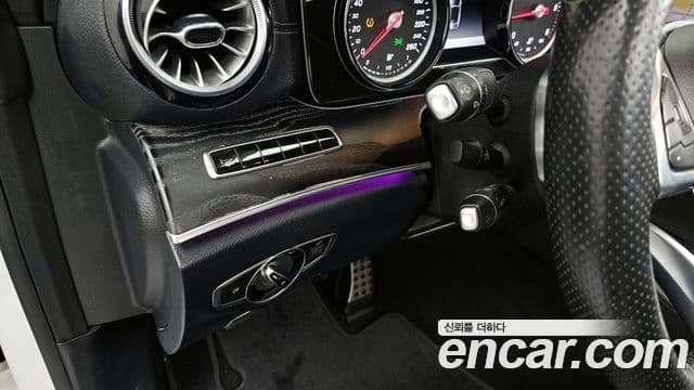 Mercedes-Benz E-класс W213 E220d кабриолет, 2018 18