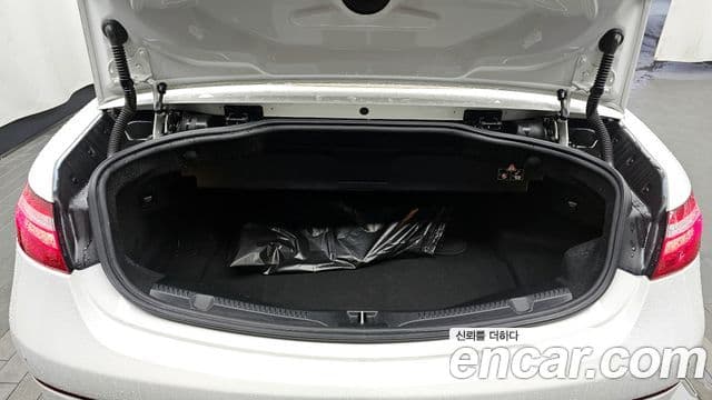 Mercedes-Benz E-класс W213 E220d кабриолет, 2018 20