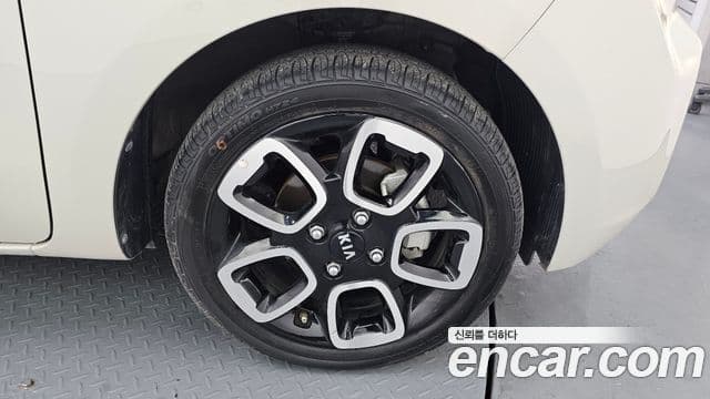 Kia The / новый New Ray Signature, 2021 все фото