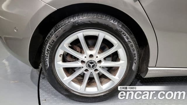 Mercedes-Benz A-класс W177 A220 хэтчбек, 2019 все фото