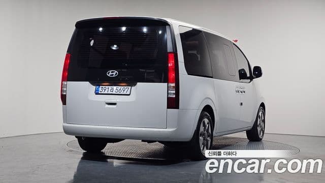 Hyundai Staria Modern, 2025 2