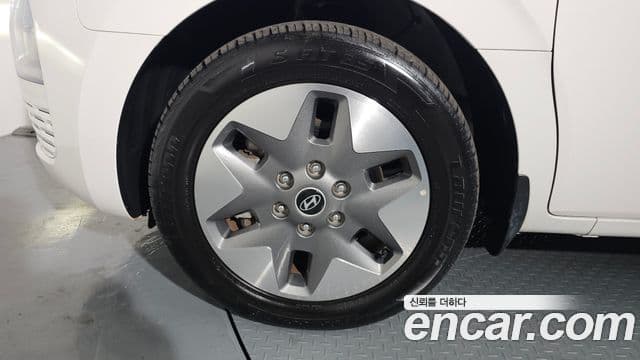 Hyundai Staria Modern, 2025 все фото