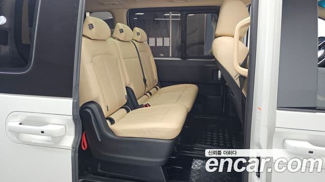 Hyundai Staria Modern, 2025 12