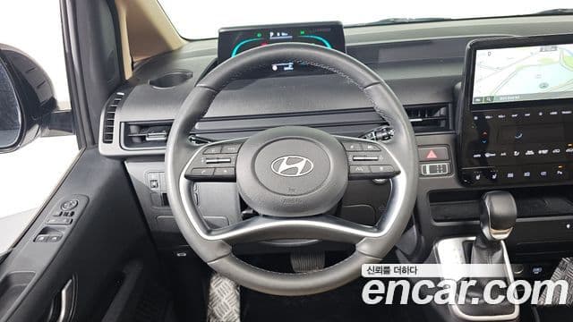 Hyundai Staria Modern, 2025 13