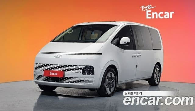 Hyundai Staria Modern, 2025 1