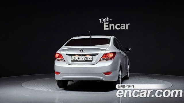 Hyundai Accent(новый кузов / новое поколение) 1.6 GDI top, 2012 4