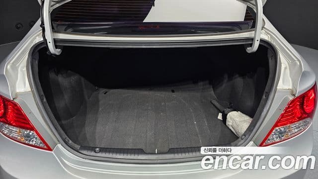 Hyundai Accent(новый кузов / новое поколение) 1.6 GDI top, 2012 20