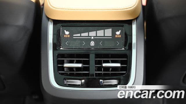 Volvo XC90 2세대 T8 Ultra Bright гибрид, 2024 16