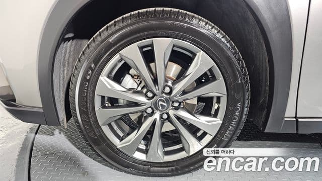 Lexus UX250h 2.0 F-Sport 2WD, 2022 все фото