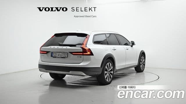 Volvo V90 Cross Country B5 Ultra AWD, 2024 2