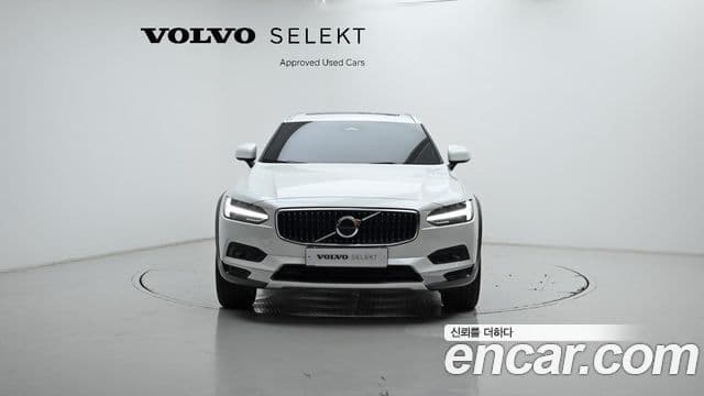 Volvo V90 Cross Country B5 Ultra AWD, 2024 3