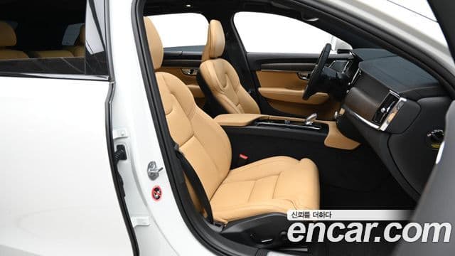 Volvo V90 Cross Country B5 Ultra AWD, 2024 10