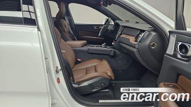 Volvo XC60 2세대 B6 Inscription, 2022 11