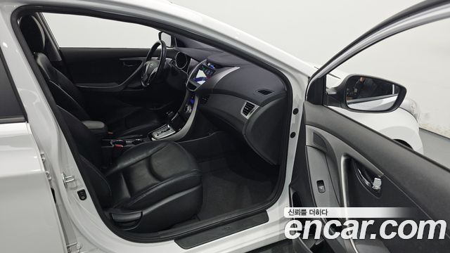 Hyundai Avante MD Premier, 2012 10