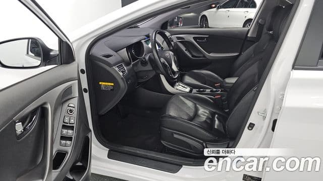 Hyundai Avante MD Premier, 2012 11