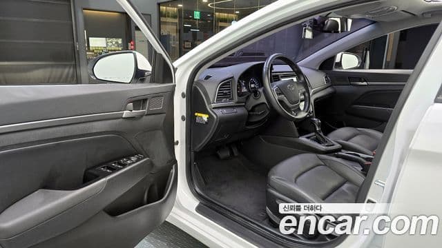 Hyundai Avante AD Special, 2016 11