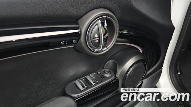 Mini Cooper S кабриолет 3세대, 2024 17