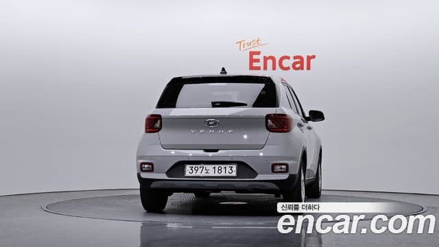 Hyundai Venue Premium, 2024 4