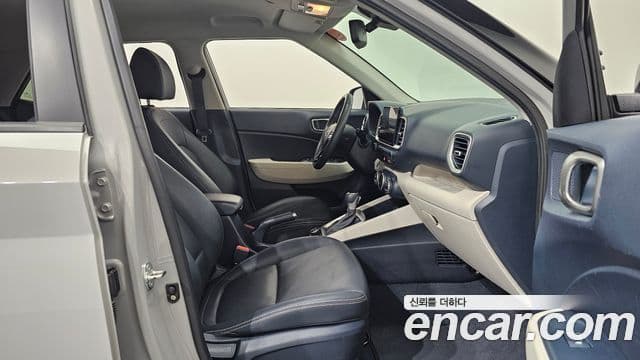 Hyundai Venue Premium, 2024 10