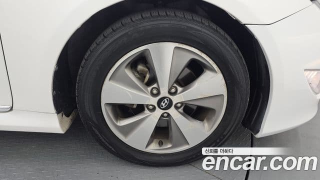 Hyundai Sonata гибрид Royal, 2012 все фото