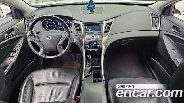 Hyundai Sonata гибрид Royal, 2012 7