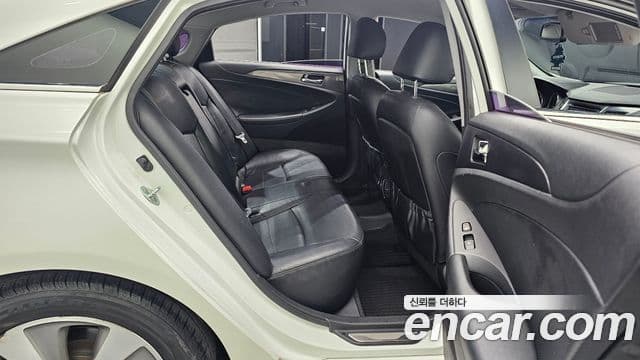 Hyundai Sonata гибрид Royal, 2012 12