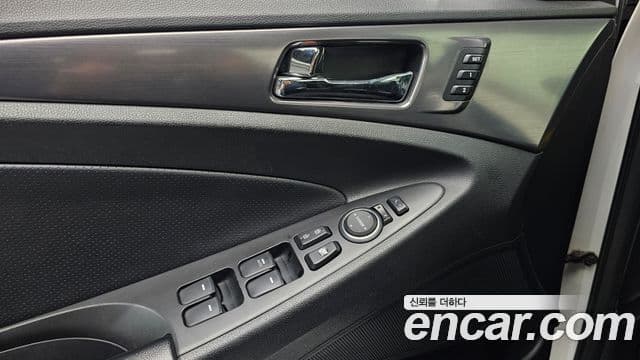 Hyundai Sonata гибрид Royal, 2012 16