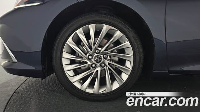 Lexus ES300h 7세대 Executive, 2021 все фото