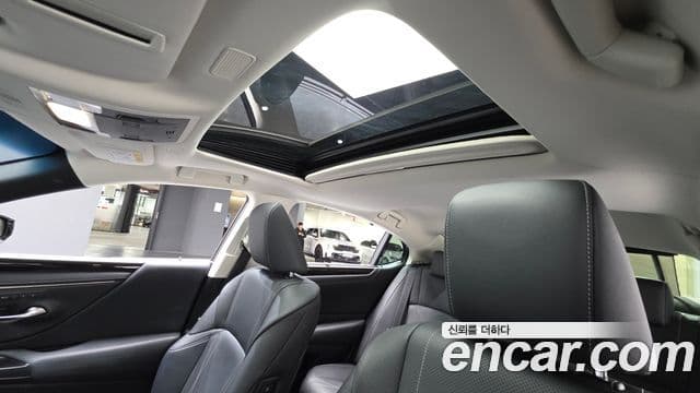 Lexus ES300h 7세대 Executive, 2021 18