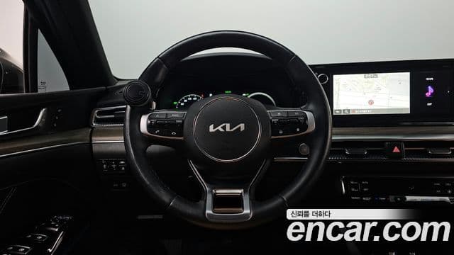 Kia K5 гибрид 3세대 Signature, 2023 13