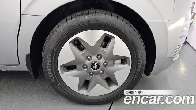 Hyundai Staria Modern, 2023 все фото