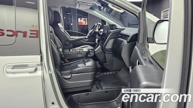 Hyundai Staria Modern, 2023 11