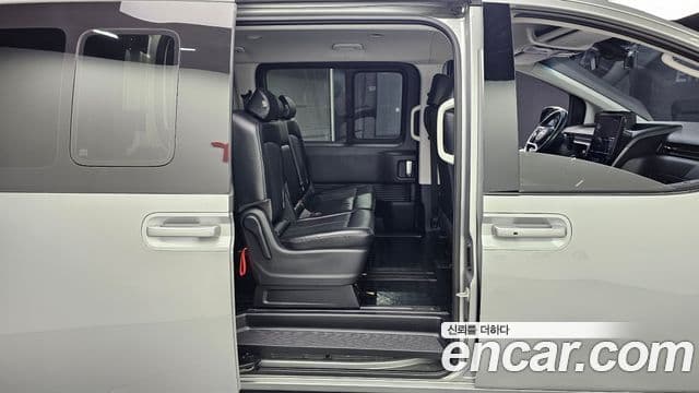 Hyundai Staria Modern, 2023 12