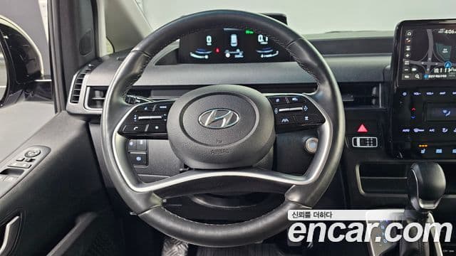 Hyundai Staria Modern, 2023 13