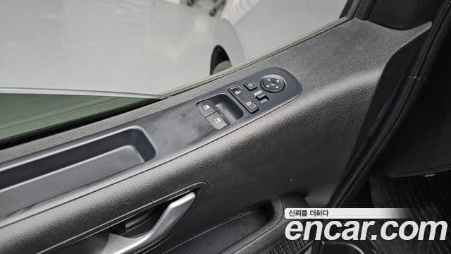 Hyundai Staria Modern, 2023 16