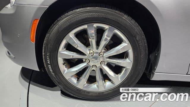 크라이슬러 The / новый New 300C, 2015 все фото