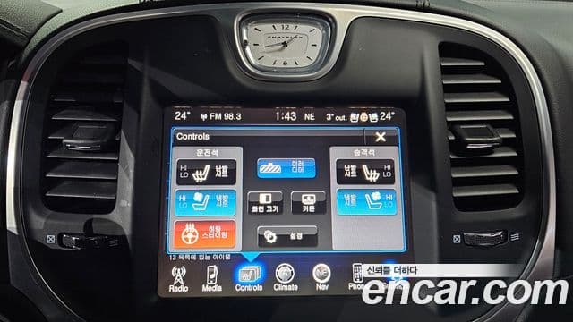 크라이슬러 The / новый New 300C, 2015 16