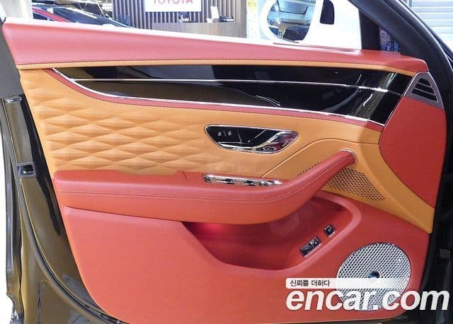 Bentley Flying Spur 3세대, 2022 11